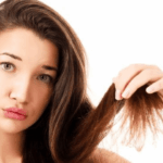 9 Cara Mudah Bikin Rambut Kering Jadi Lembap