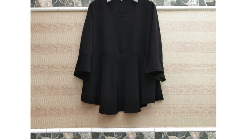 Blus Hitam