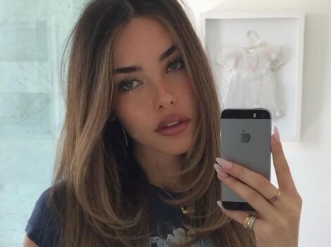 Ilustrasi madison beer mini untuk artikel Madison Beer Mini Dress Pink Jadi Sorotan